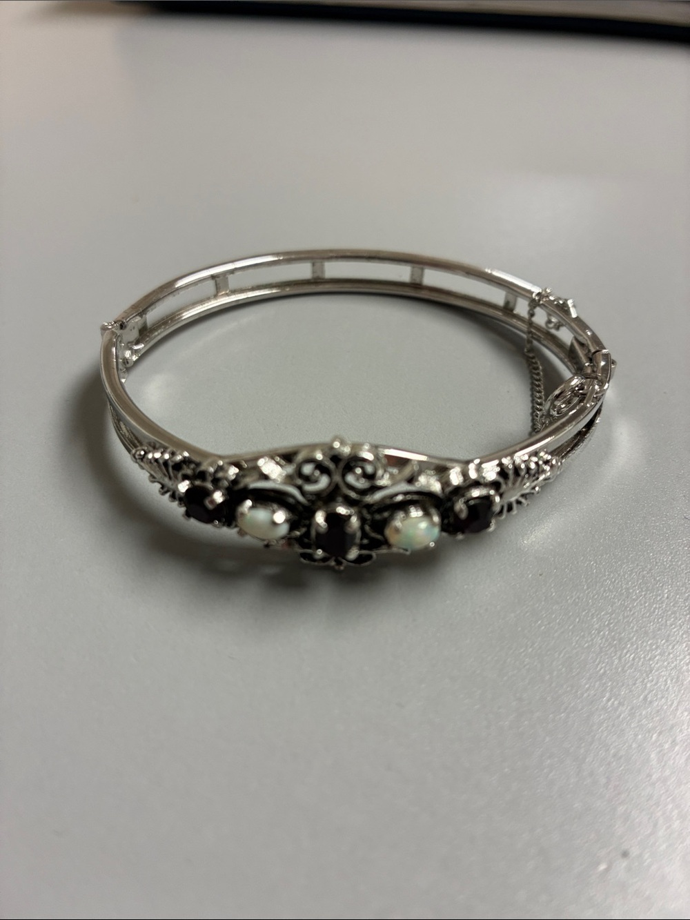 Sarah Coventry Vintage Silver Opal Accent Filigree Hinged Bangle Bracelet